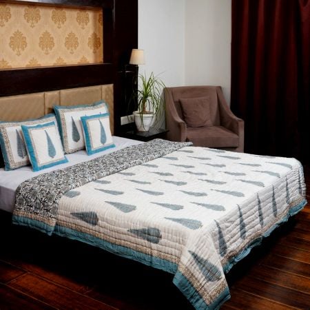 Elegant Leaf Block Quilt